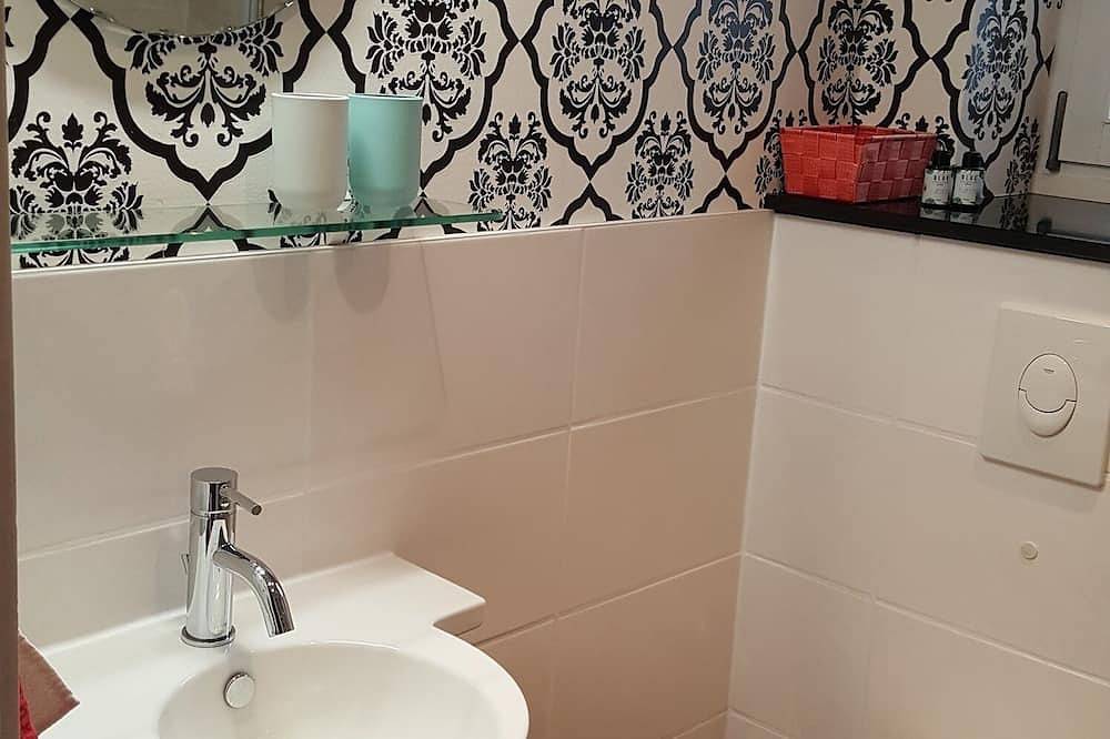 Ganze Wohnung, Apartment für Erwachsene nur für Nichtraucher, mit Terrasse und großen Garten in Irrel, Eifelkreis Bitburg-Prüm