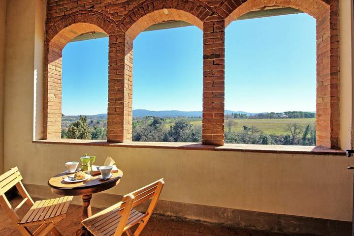 Agriturismo per 6 persone, con terrazza in Colle di Val d'Elsa