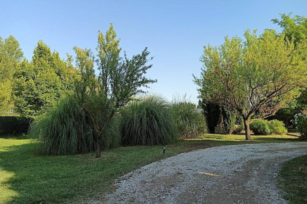 Ganze Wohnung, Apartment in Provencal farmhouse near Avignon in Althen-des-Paluds, Vaucluse