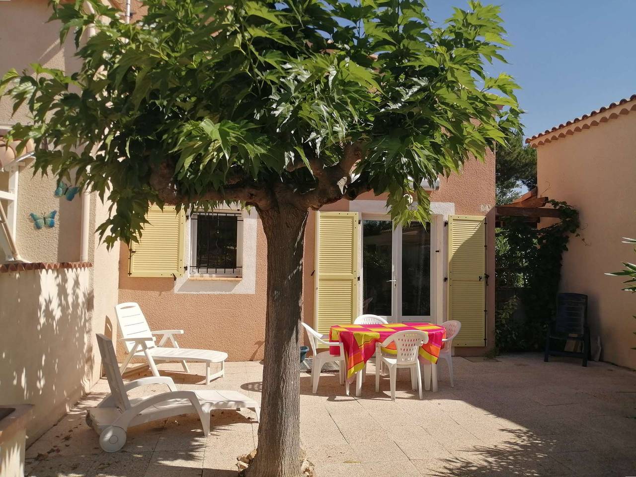 Appartement de vacances entier, Villa plein sud , 5 couchages, Clim étage, residence securisee "Les Ondines" avec piscine commune, 500 m de la mer de Po in Portiragnes Plage, Portiragnes