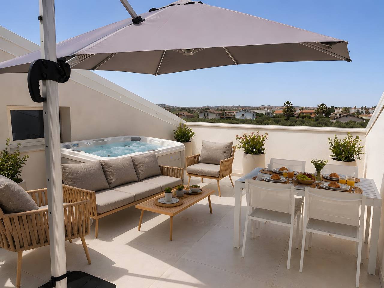 Giordano House: Panoramic Penthouse with Pool and Spa Overlooking the Sea