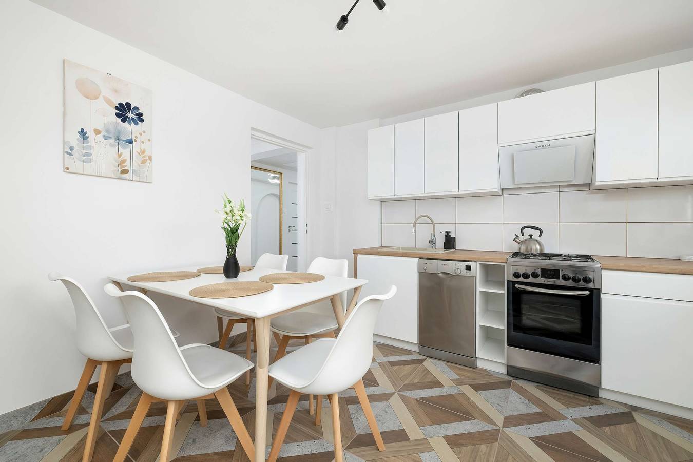 Ganze Wohnung, Wojtyły 253 Rzeszów | Large Apartment with Garden, 4 Parking Spaces, 3 Desks and Bathtub in Rzeszów, Karpatenvorland