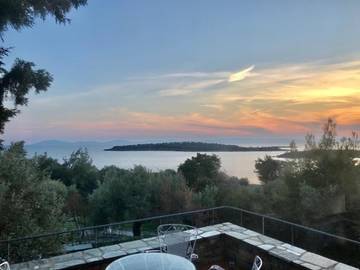 Villa für 3 Personen, mit Ausblick und Garten in Chalkidiki