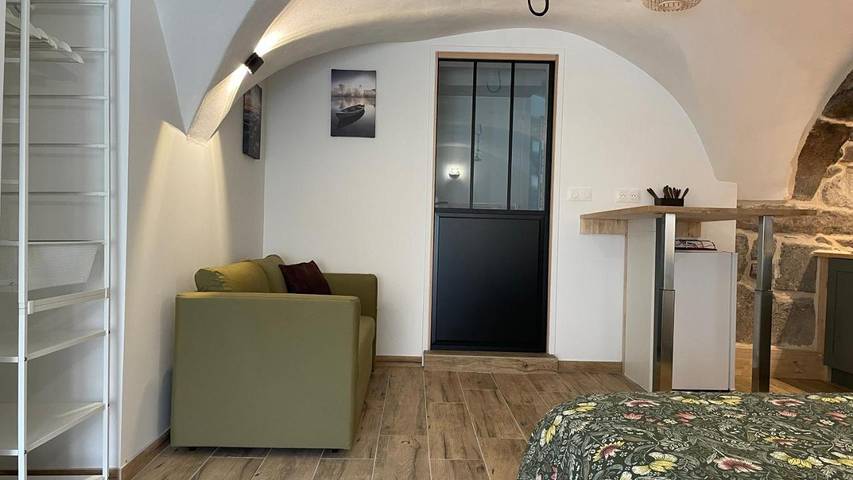 Gîte pour 3 personnes, avec terrasse à Orcines - 3