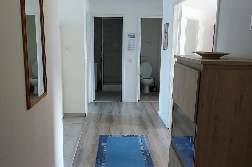 Entire apartment, Enjoyable apartment with Wifi in the Hearth of Saint-Louis near the Euroairport in Saint-Louis, Mulhouse region