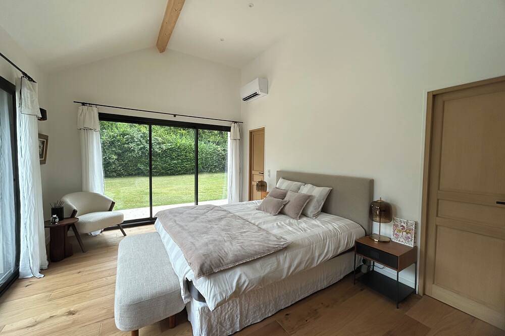 Luxueuse villa longère, piscine Spa entre Montfort l’Amaury et Rambouillet in Bourdonné, Yvelines