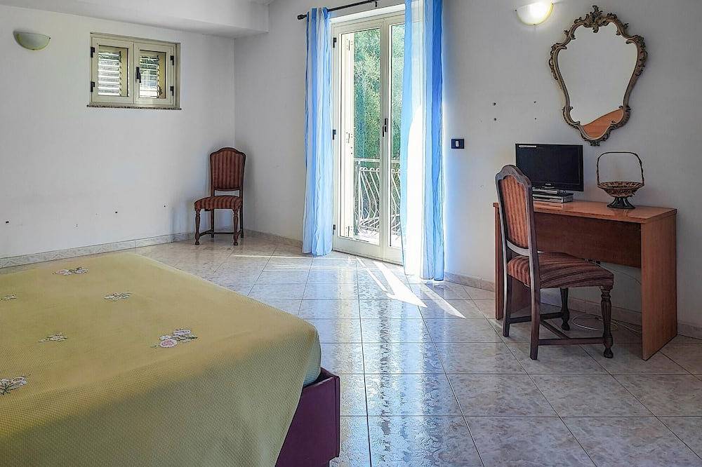 Stunning home in Gioiosa Marea in Gioiosa Marea, Messina Province