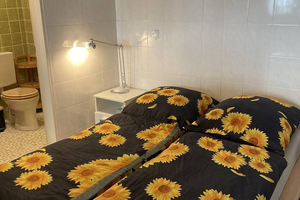 Ganze Wohnung, Apartment mit Wintergarten und Terrasse  im schönen Taunus, ruhige Lage. in Glashütten, Hochtaunuskreis
