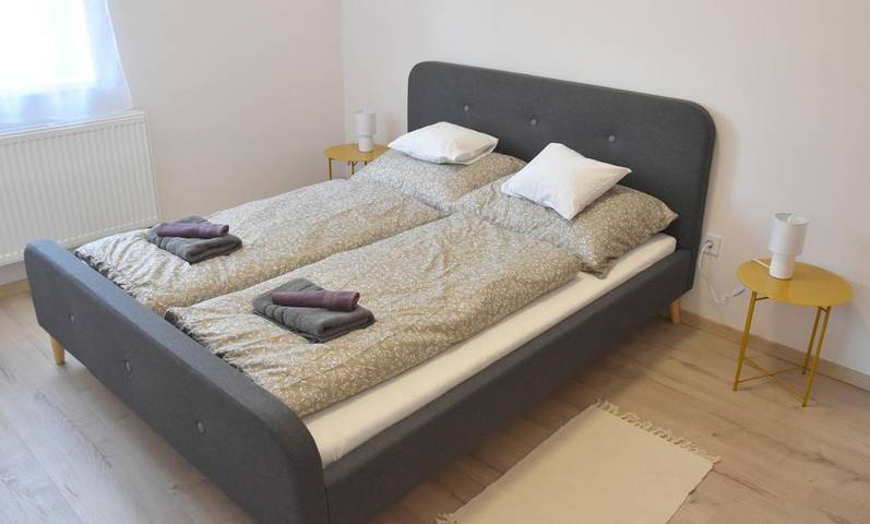 Ferienwohnung für 8 Personen, mit Seeblick und Garten sowie Terrasse und Ausblick in Balatonalmadi - 2