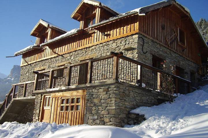 Gîte pour 6 personnes, avec Balcon ainsi que Jardin et Sauna à Châteauroux-les-Alpes