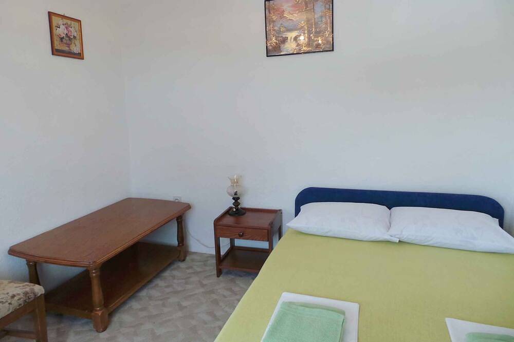 Ganze Wohnung, Ferienwohnung mit Internetzugang und Grill in Karlobag, Naturpark Velebit