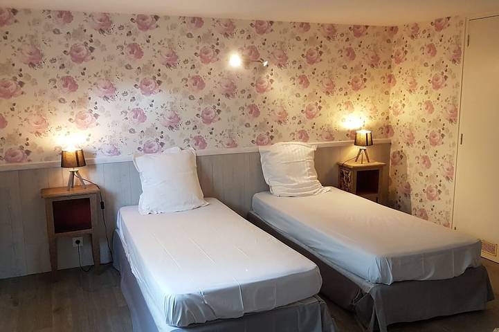 Gîte pour 4 personnes, avec jardin et terrasse à Bagnoles-de-l'Orne - 2