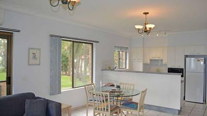 Holiday Apartment for 4 People in Nelson Bay, Hunter Valley, Photo 4