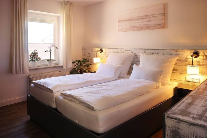 Ganze Wohnung, Hanseblick Büsum – zentral, Balkon & Blick Richtung Hafen in Hafen Büsum, Büsum