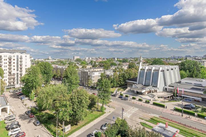 Ganze Wohnung, Lumina 4-room Apart with Balcony near Metro in Mokotów, Warschau