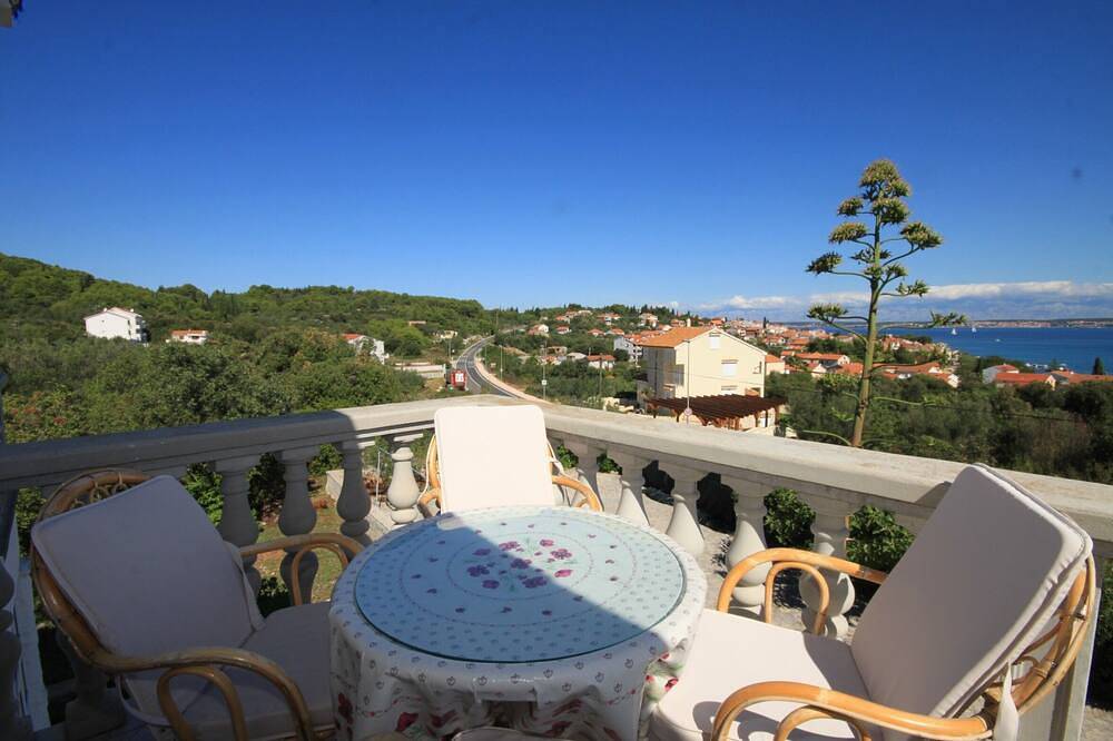 Apartamento entero, Apartamento-estudio con terraza y vista al mar Preko, Ugljan (As-8224-b) in Preko, Uglijan