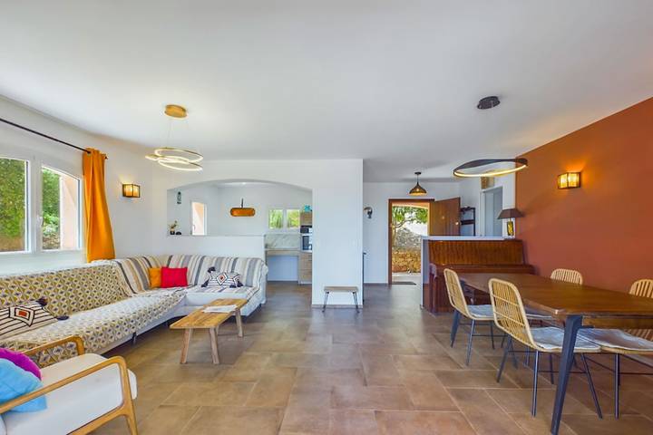 Location de vacances pour 11 personnes, avec piscine ainsi que jardin et terrasse, adapté aux familles dans Plage Du Grand Boucharel Saint Aygulf - 3