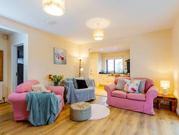 Vacation Rental for 2 Guests in Langford Budville, Somerset, Picture 4