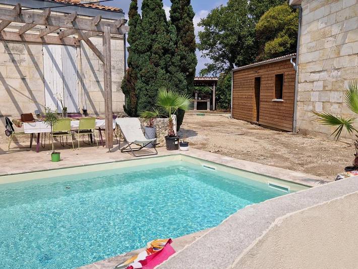 Maison d’hôte pour 2 personnes, avec piscine et jardin, animaux acceptés