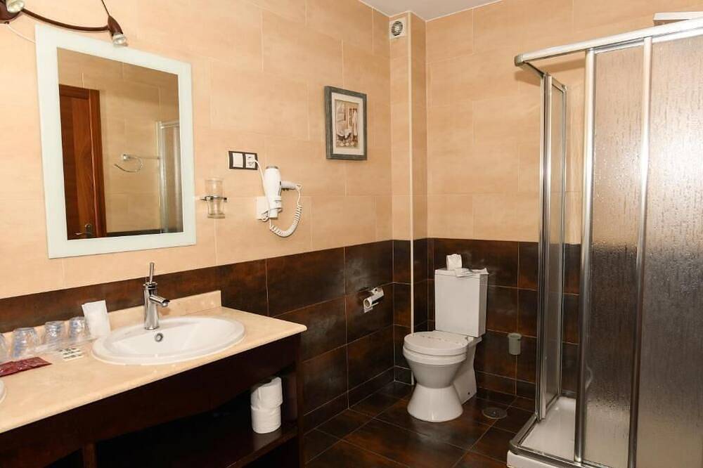 Entire apartment, Apartment-Apartment-Private Bathroom-Street View in Fisterra, Costa da Morte