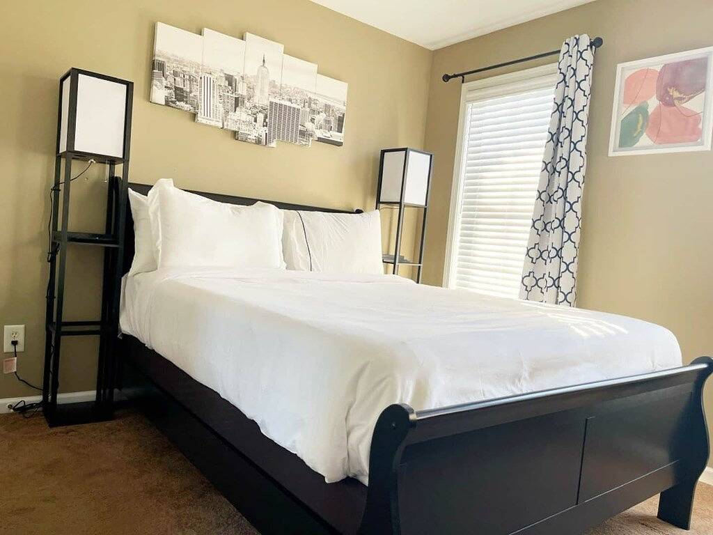 Atlanta Retreat : Spacious Home with Office in East Point, Fulton County