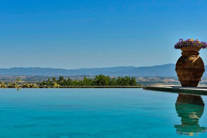 Maison de campagne pour 3 personnes, avec piscine ainsi que vue et jardin, animaux acceptés à Montepulciano - 2