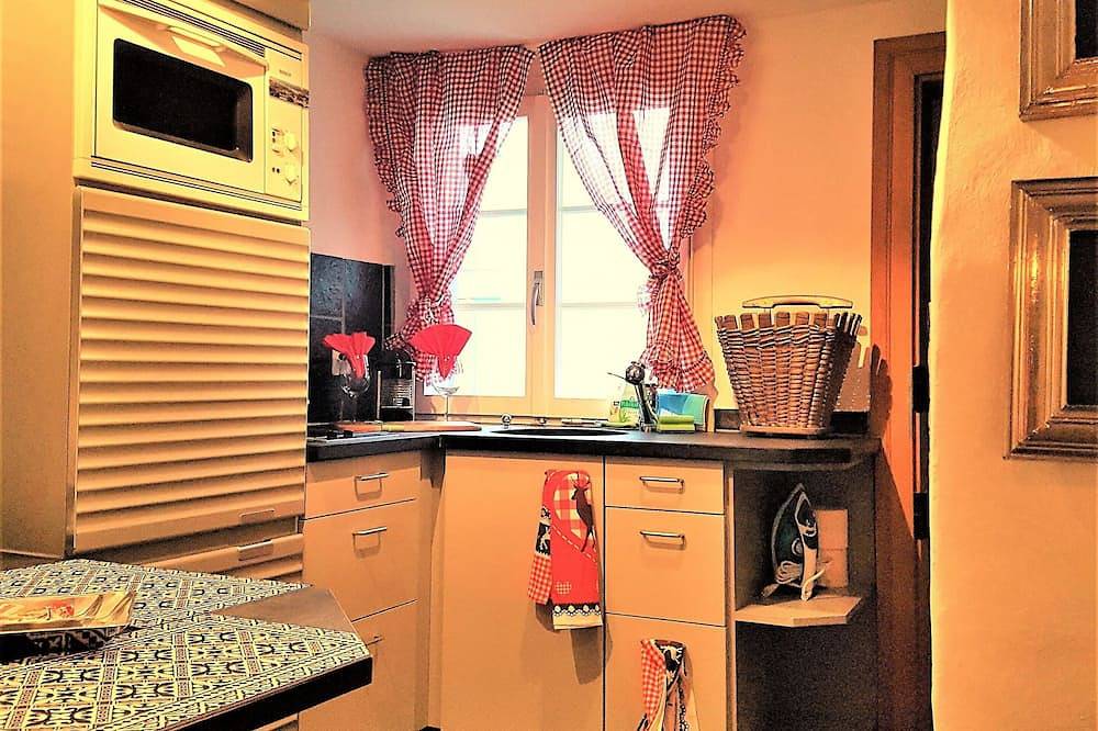 Entire apartment, Swiss Chalet style studio - top located in Zurich, Zurich district
