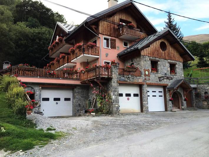 Entire studio, Studio cabin 4 people 3* exposed South in Valloire, Saint-Jean-de-Maurienne region