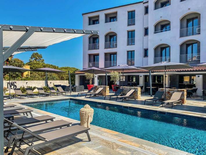Hôtel pour 2 personnes, avec jardin et balcon ainsi que vue et piscine