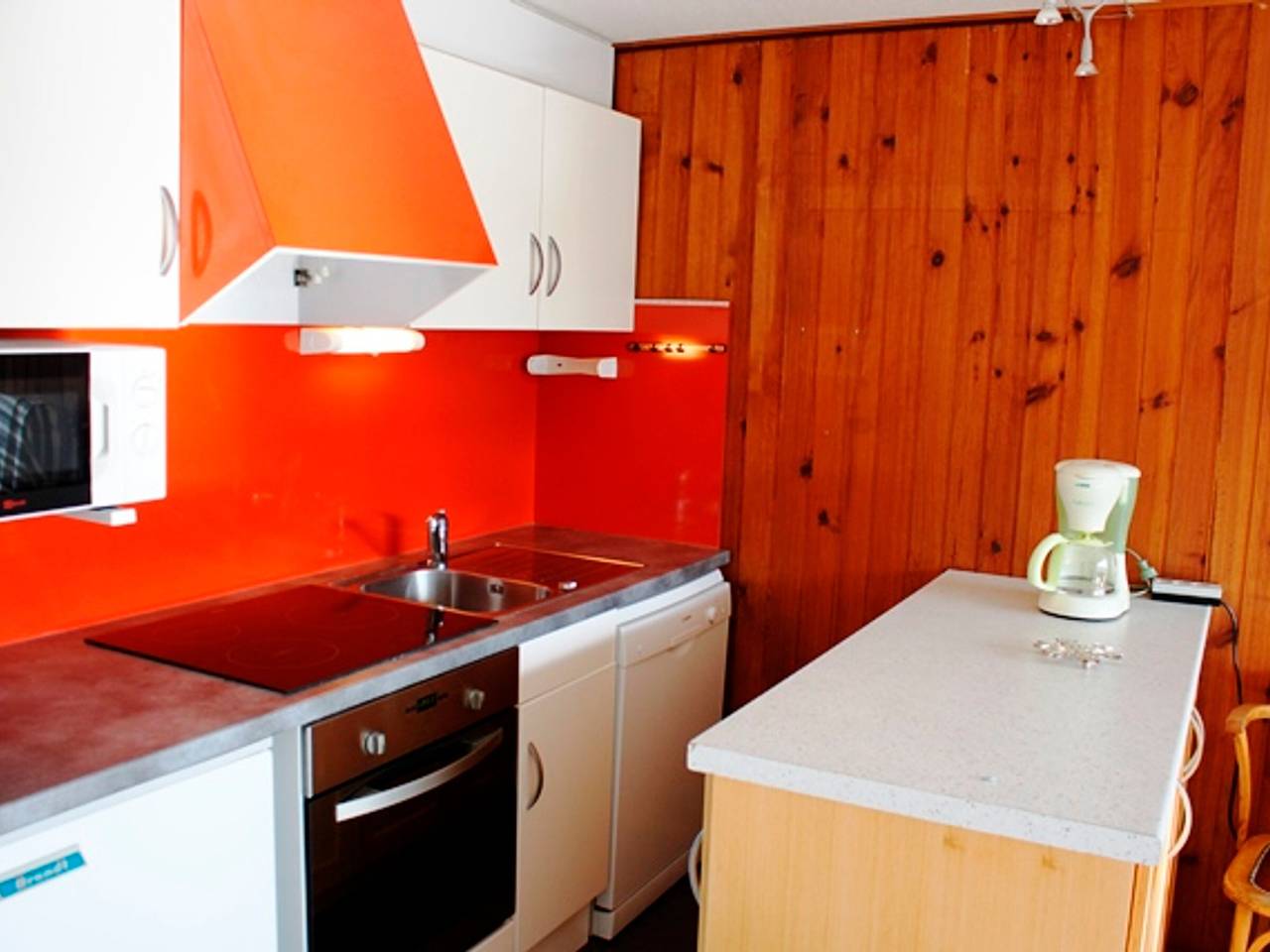 Apartamento entero, Apartamento al pie de pistas, F2+cabina en el piso 20 in Super Besse, Besse-et-Saint-Anastaise