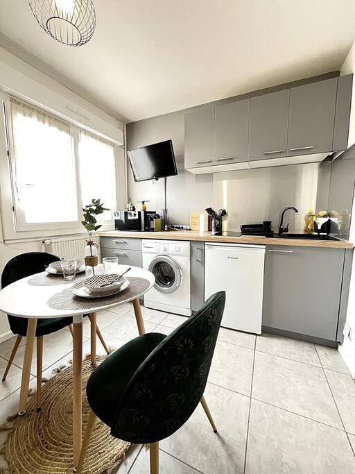 Appartement entier, Studio in Romans-sur-Isère, Région de Valence
