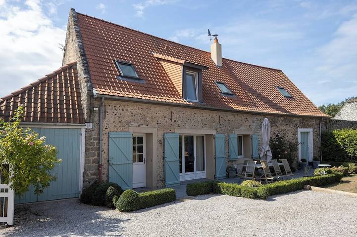 Location de vacances pour 5 personnes, avec terrasse et jardin à Escalles