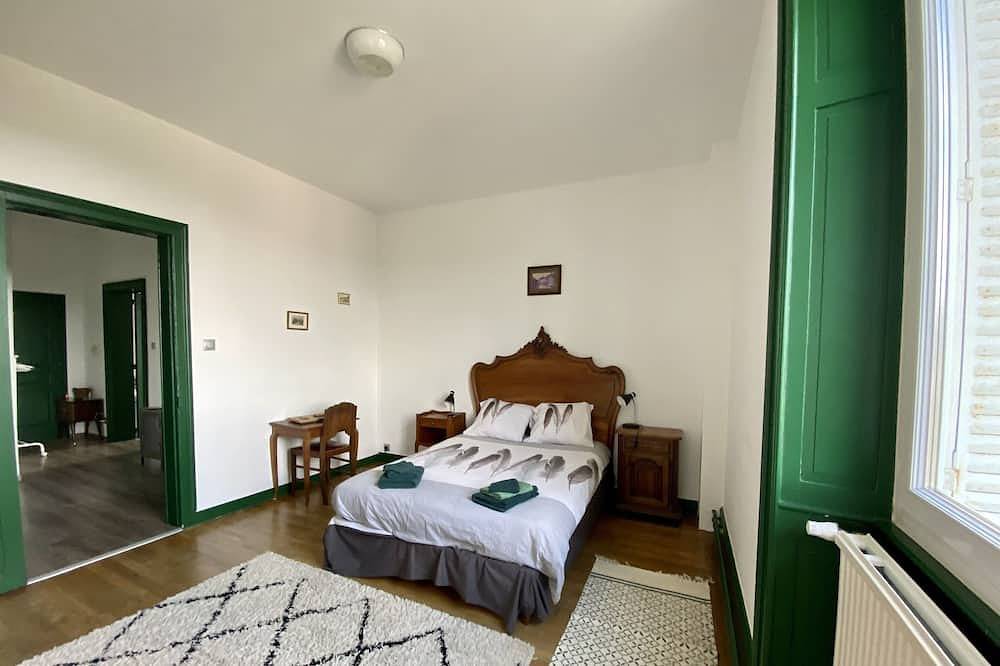 Appartement entier, Gite Vert 4* : Grand appartement indépendant dans magnifique manoir en granit in Plainfaing, Parc naturel régional des Ballons des Vosges