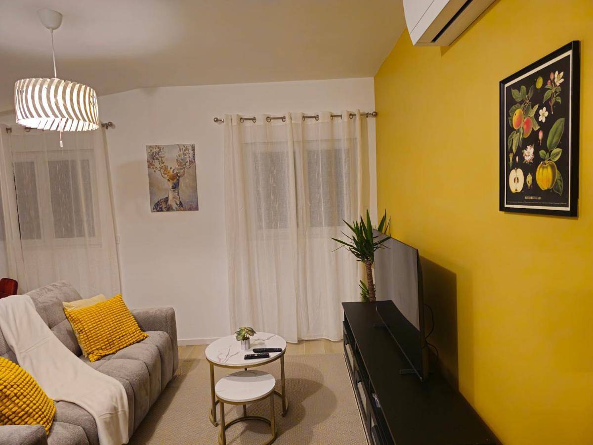 Appartement entier, Le Nid De Mouroux - Disney 20 min - Clim & Parking in Mouroux, Seine-et-Marne