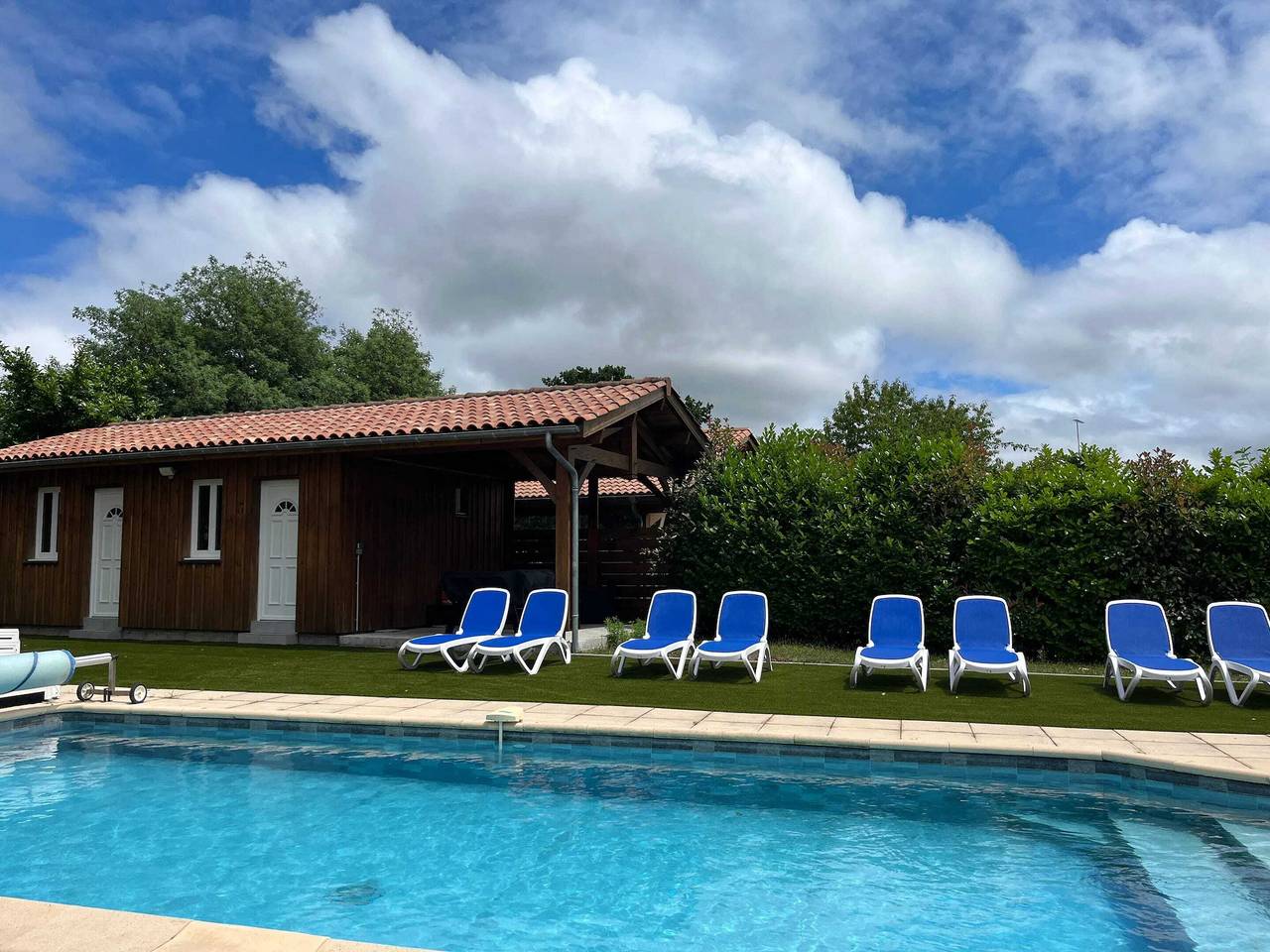 Villa spacieuse à Sainte-Eulalie-en-Born, terrasse, piscine privée in Sainte-Eulalie-en-Born, Côte d’Argent