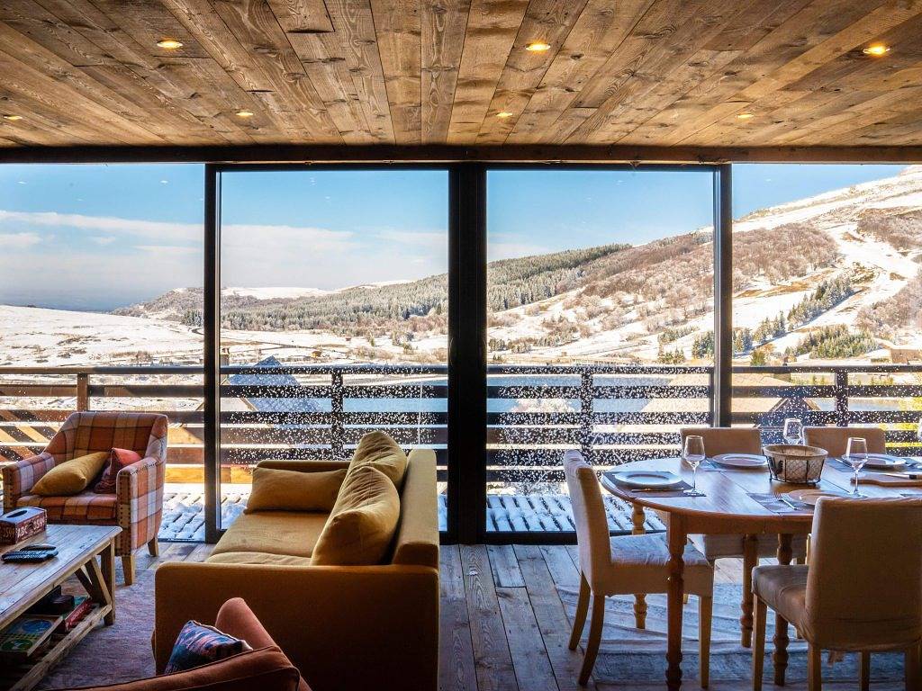 Chalet L'Anorak Super-Besse, Spa Privatif, 4/12pers. centre ville in Super Besse, Besse-et-Saint-Anastaise