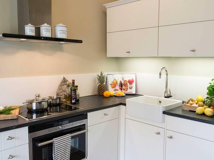Ganze Ferienwohnung, Halla  Re-04 - Die Remise Halla Re-04 – ländliche Luxusferienwohnung mit Terrasse auf Usedom in Stolpe auf Usedom, Usedom