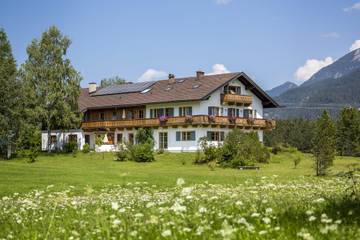 Ferienwohnung für 6 Personen, mit Garten im Mittenwald