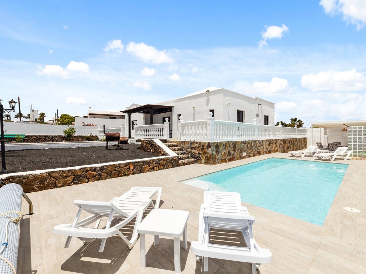 Villa spacieuse et lumineuse à Costa Teguise avec piscine privée chauffée in El Mojón (Lanzarote), Teguise