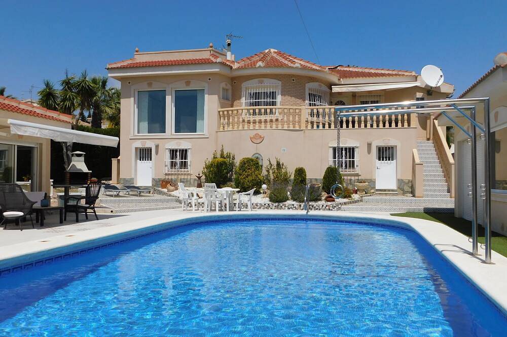 Holiday Rental for 10 People in Ciudad Quesada, Rojales