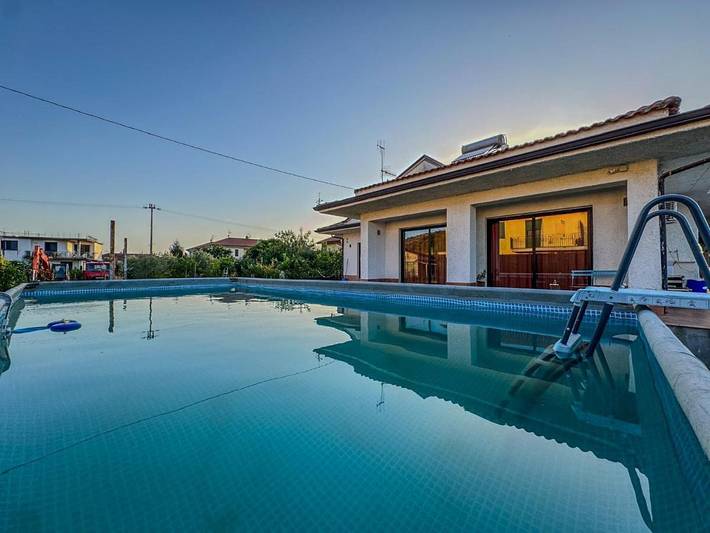 Villa con piscina per 7 persone, con piscina e panorama nonché giardino in Cilento