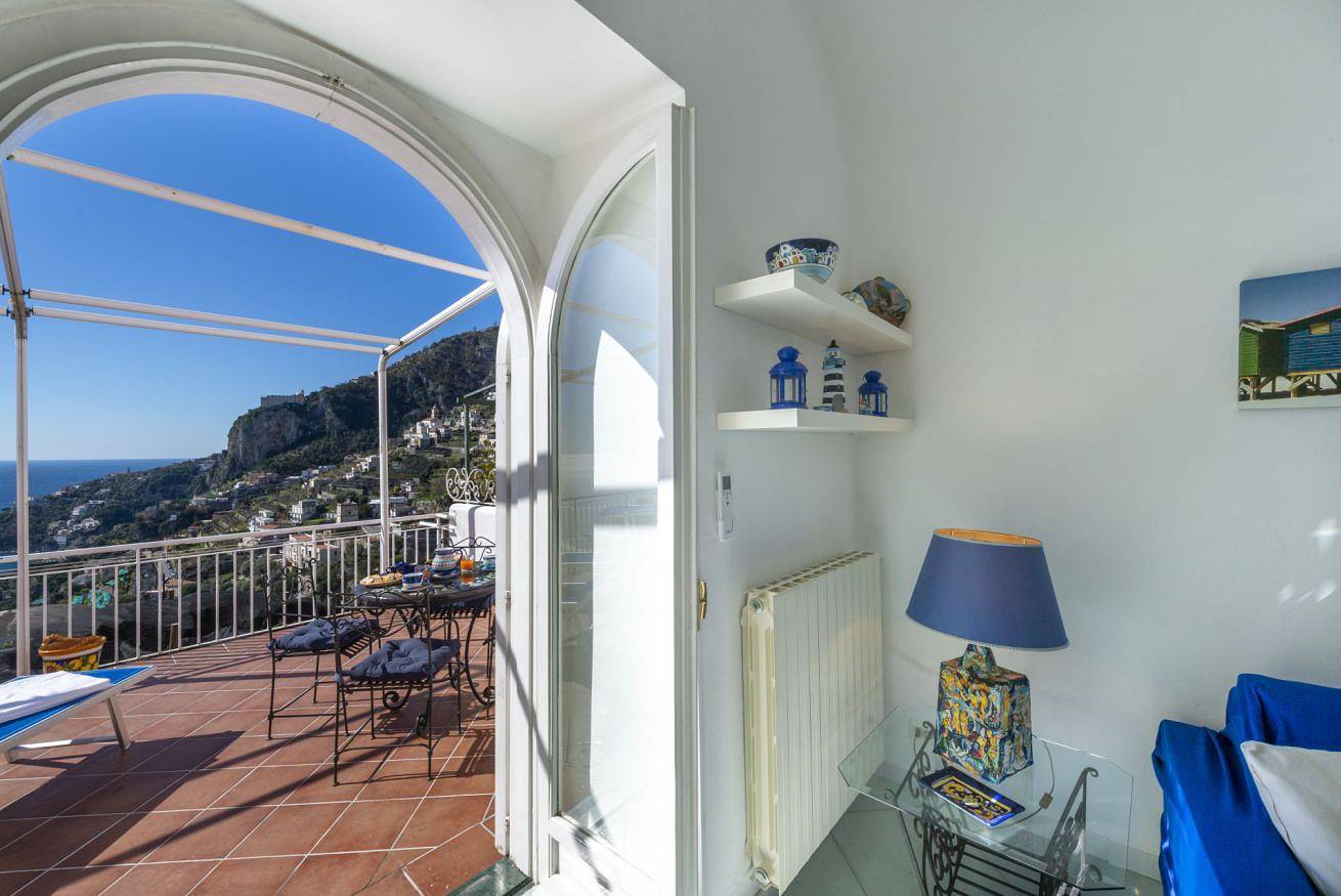 Hel lejlighed, Hibiscus  in Tovere, Amalfi Kysten