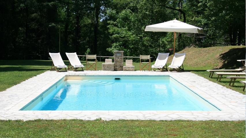 Casa vacanze "Ai Torchi Vecchi" con piscina privata, terrazza privata e Wi-Fi in Fivizzano, Massa-Carrara