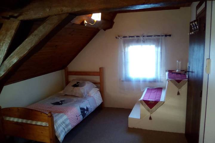 Location de vacances pour 5 personnes, avec jacuzzi ainsi que terrasse et jardin à Saint-Julien-de-Chédon - 3