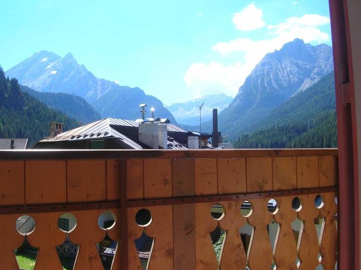 Chambre d’hôte pour 3 personnes, avec jardin et balcon, animaux acceptés à Canazei - 2