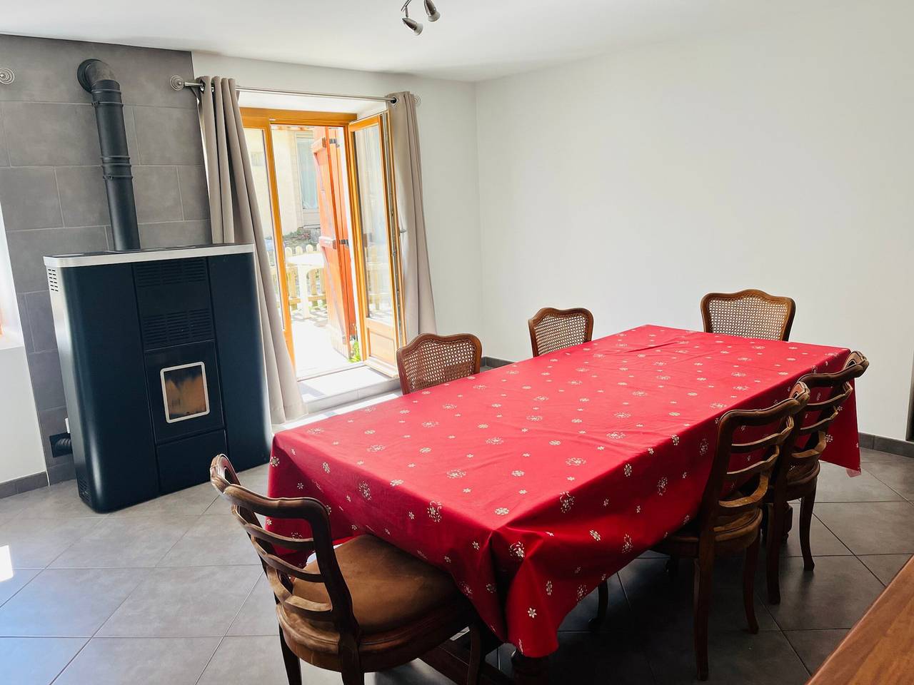 Ganze Wohnung, Zentrales Apt in Autrans, 8 Pers, Terrasse, Parkplatz in Autrans-Méaudre-en-Vercors, Parc naturel régional du Vercors