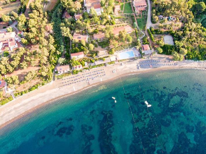 Hotel für 3 Personen, mit Balkon und Terrasse sowie Whirlpool und Garten in Lacona