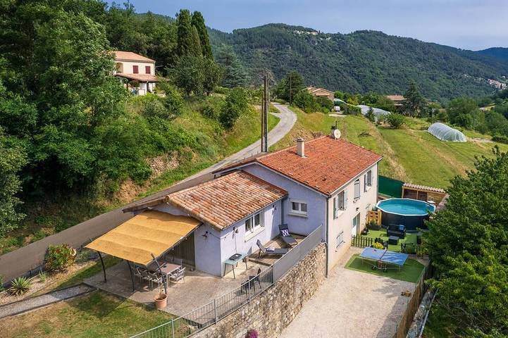 Maison de vacances pour 8 personnes, avec jardin et terrasse, animaux acceptés