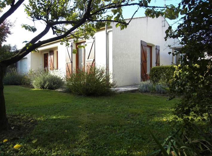 Gîte pour 5 personnes, avec terrasse et jardin