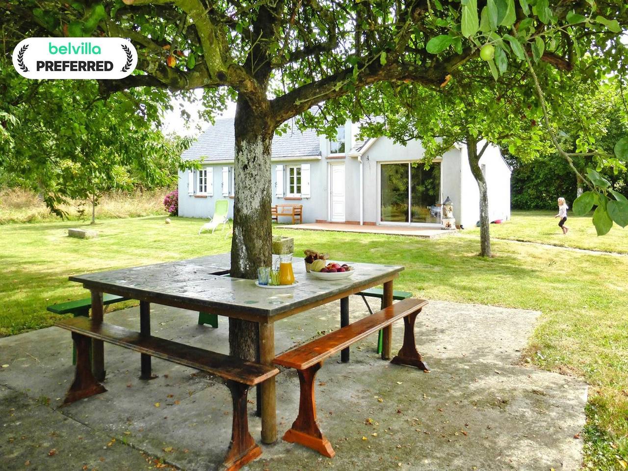 Maison et immense jardin au milieu des pommiers in Céaux, Baie du Mont-Saint-Michel